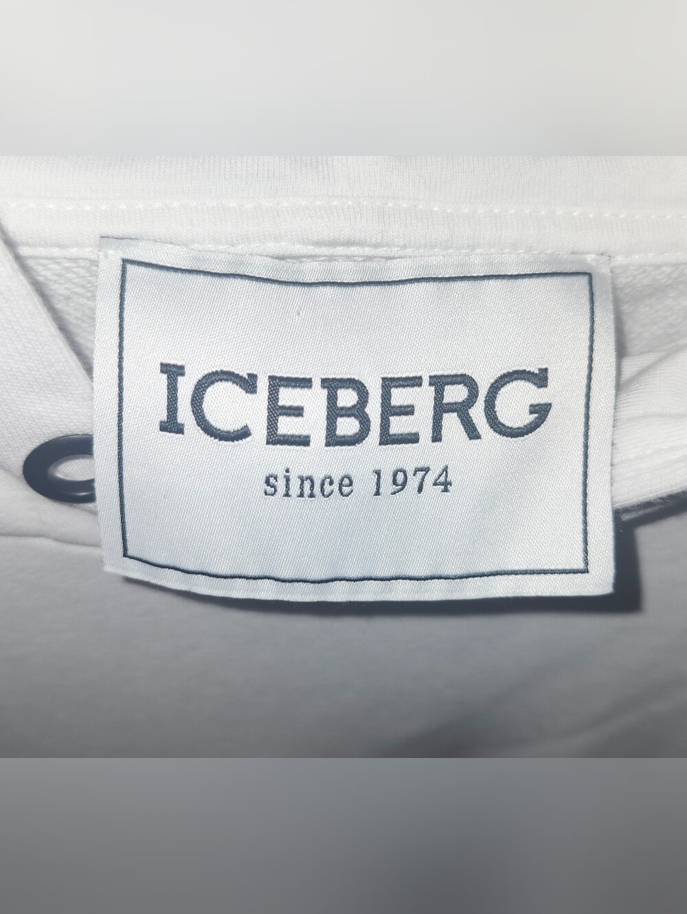 Iceberg x Charlie Brown White Pullover Hoodie with Gold & Black Logo Patch - Picture 2 of 4